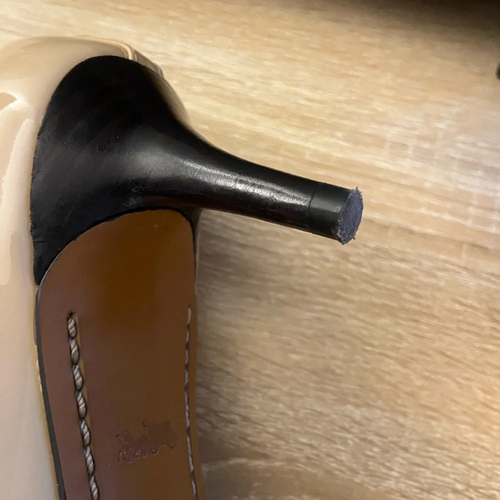 Coach Tan Heels Pointed Toe Classic - Picture 5 of 11
